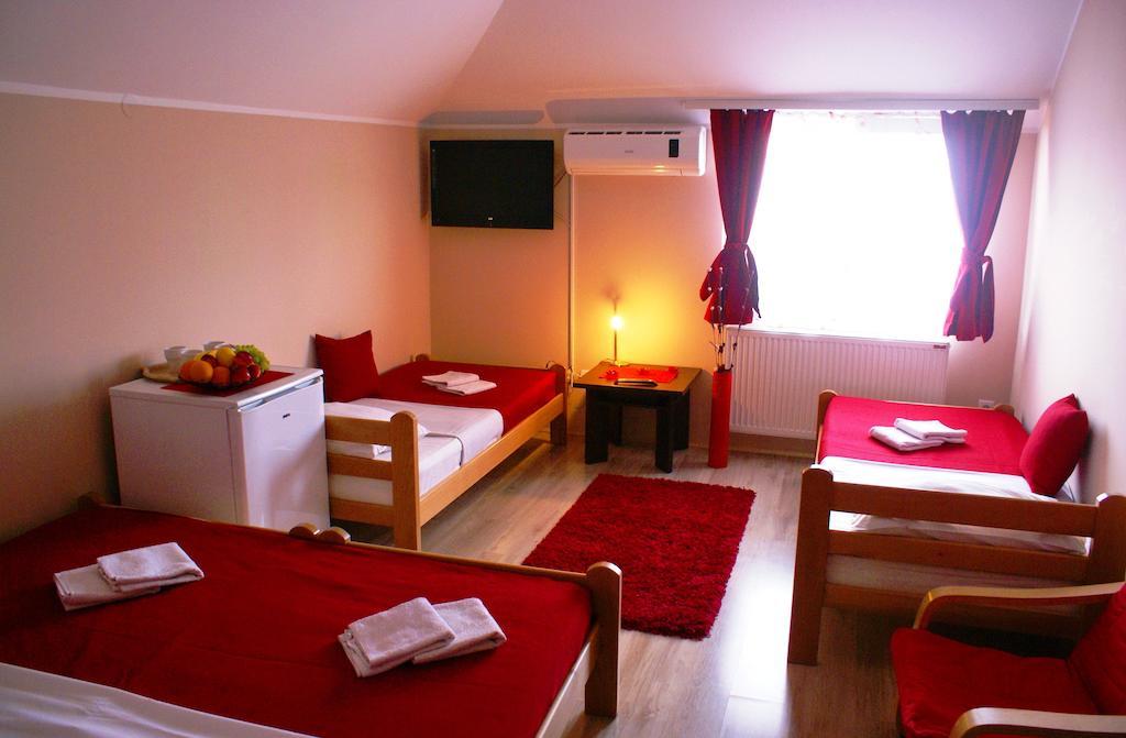 Guest House Villa Mir Kragujevac Ruang foto